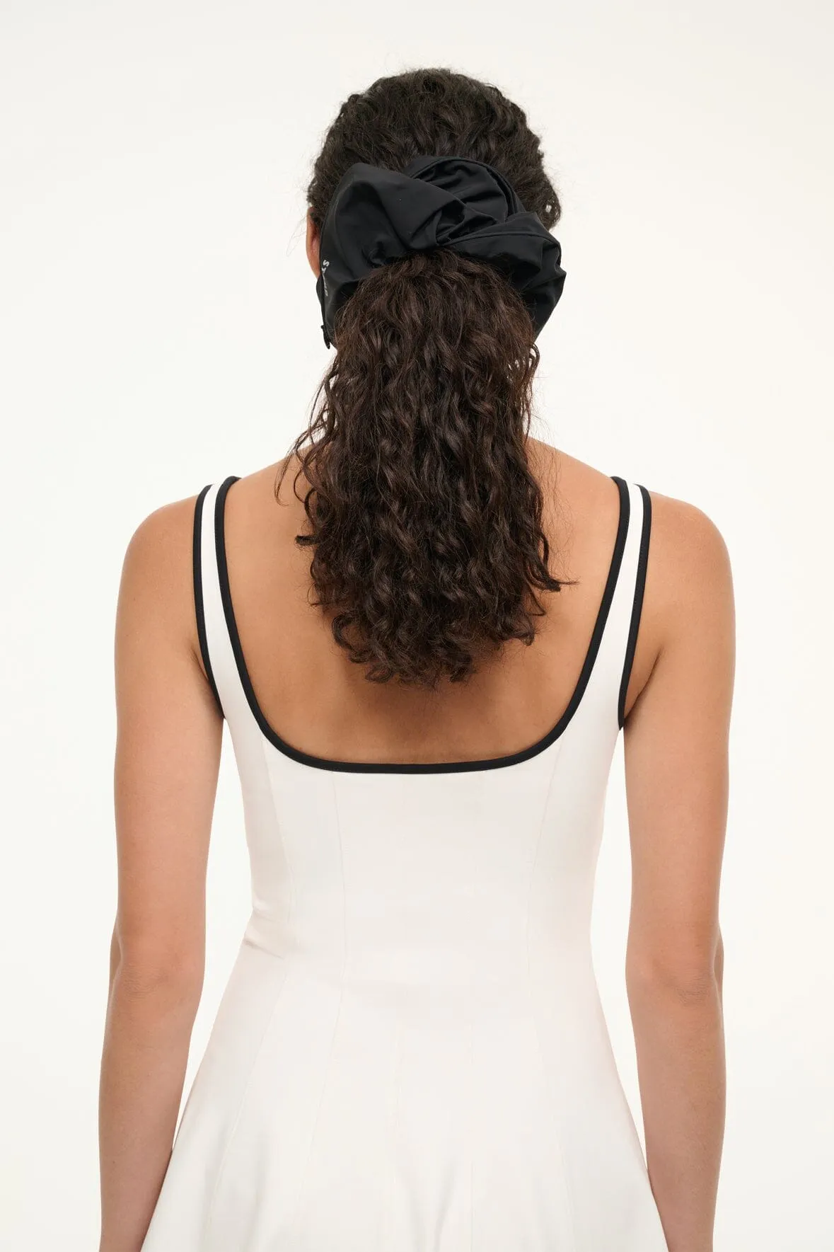 GORGE SCRUNCHIE | BLACK